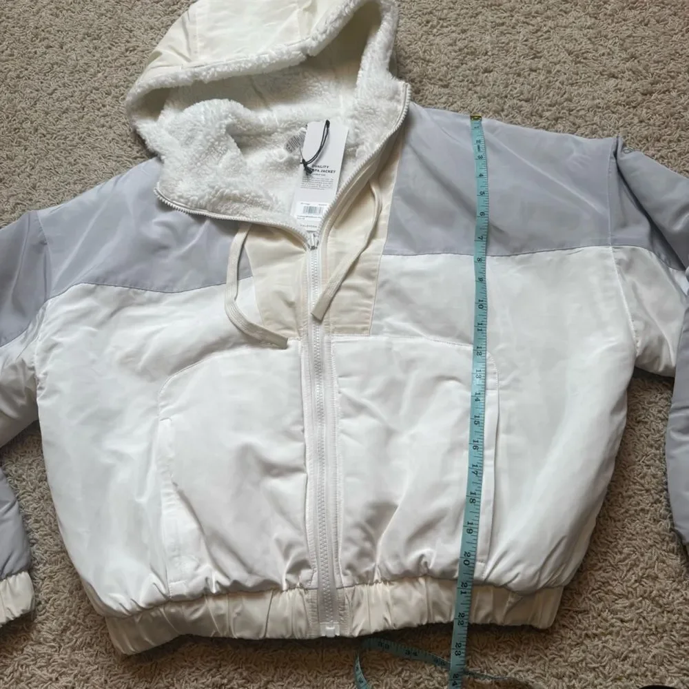 Alo Yoga Duality Sherpa Reversible Bomber Jacket White Cream Grey NWT XS